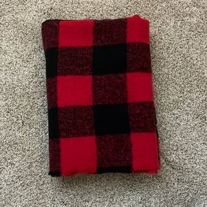 NWT - Old Navy Blanket Scarf -Black and Red Checkered